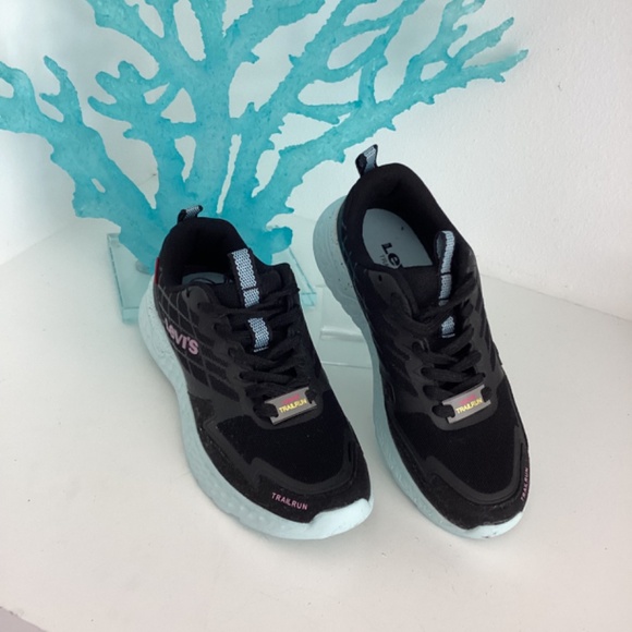 REDUCED NWT LEVI’S Women’s Black and Blue trail running shoes Sz 6.5 - Picture 2 of 11